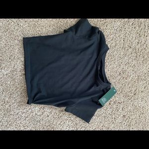 black cropped tee